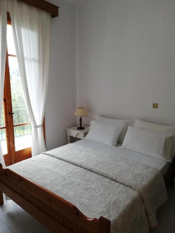 Apelati Hotel Keri Екстериор снимка